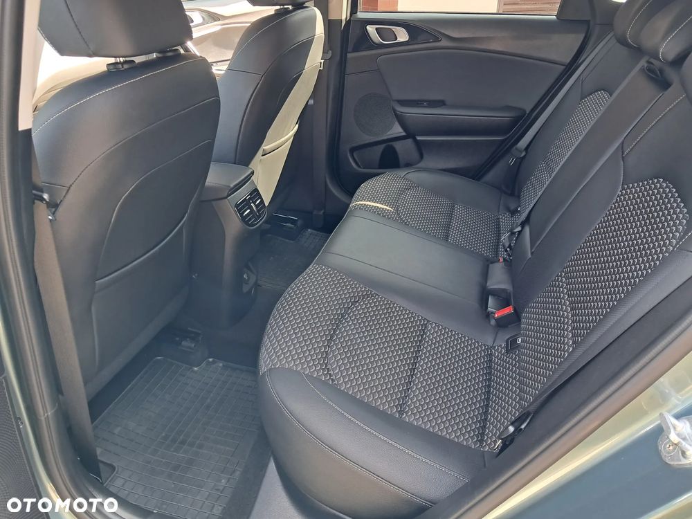 Kia Ceed 1.5 T-GDI Business Line - 10