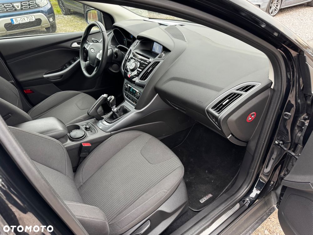 Ford Focus 1.6 EcoBoost Titanium - 24