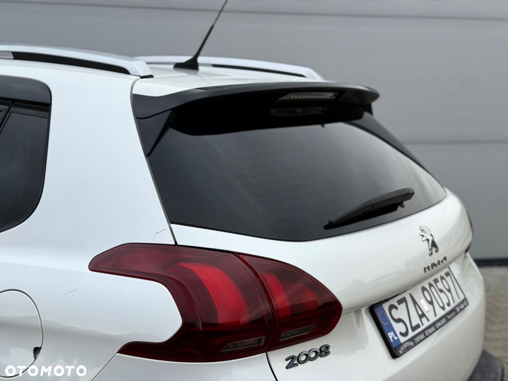 Peugeot 2008 1.2 Pure Tech GPF Allure S&S - 23