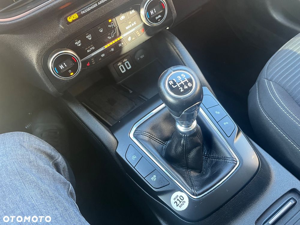 Ford Kuga 2.0 TDCi 4x2 Titanium - 36