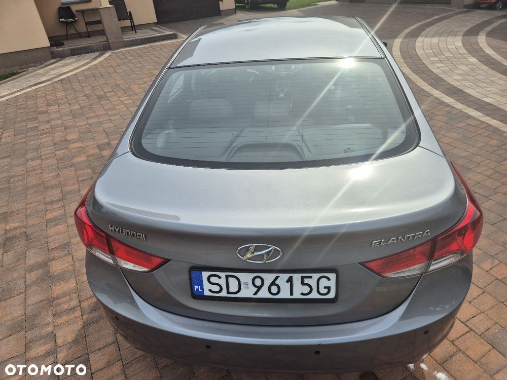 Hyundai Elantra 1.6 Comfort - 6