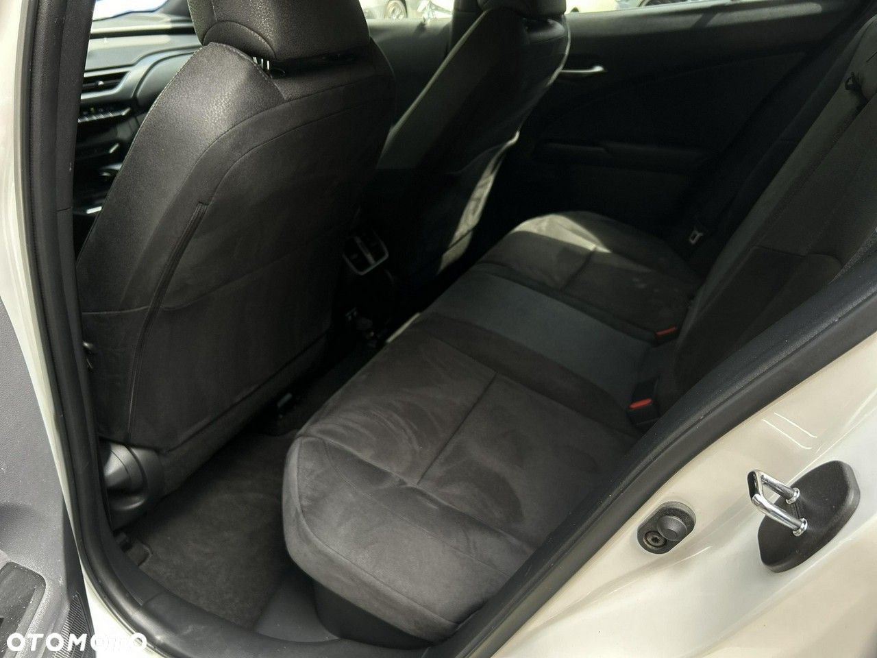 Lexus UX - 26