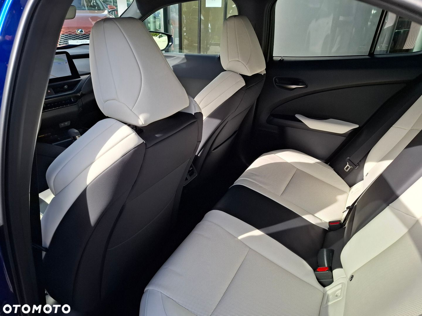Lexus UX - 15