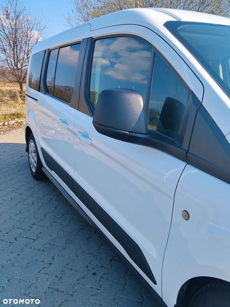Ford Tourneo Connect - 15
