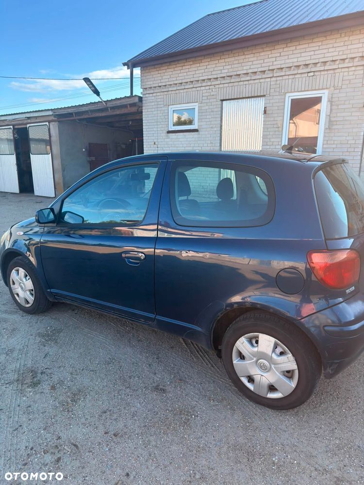 Toyota Yaris 1.0 Base - 2