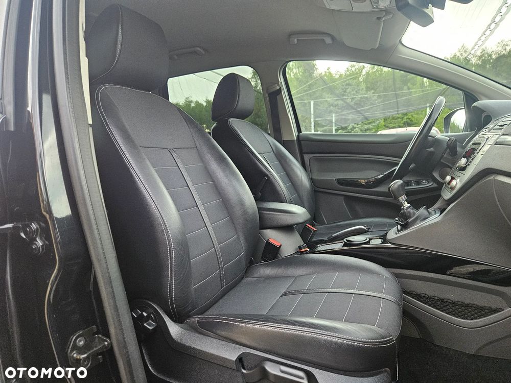 Ford Kuga 2.0 TDCi 4WD Titanium - 25