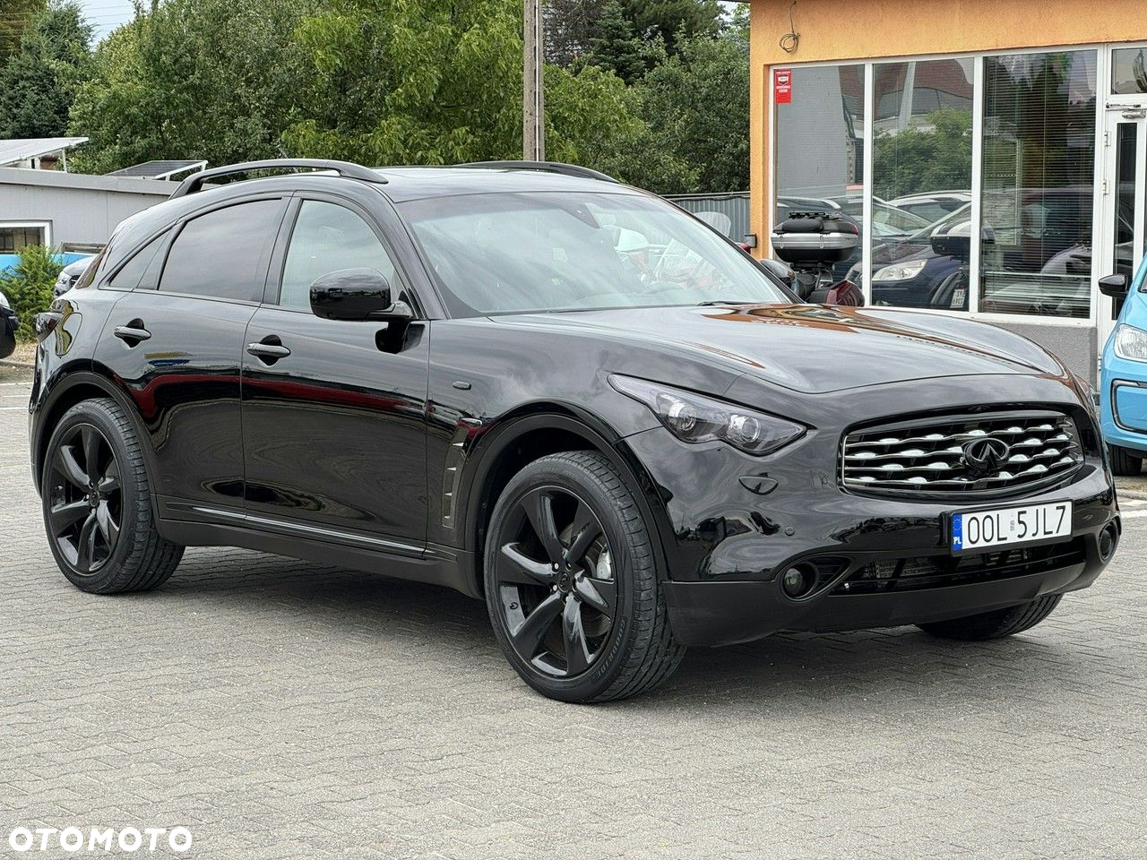 Infiniti FX - 10