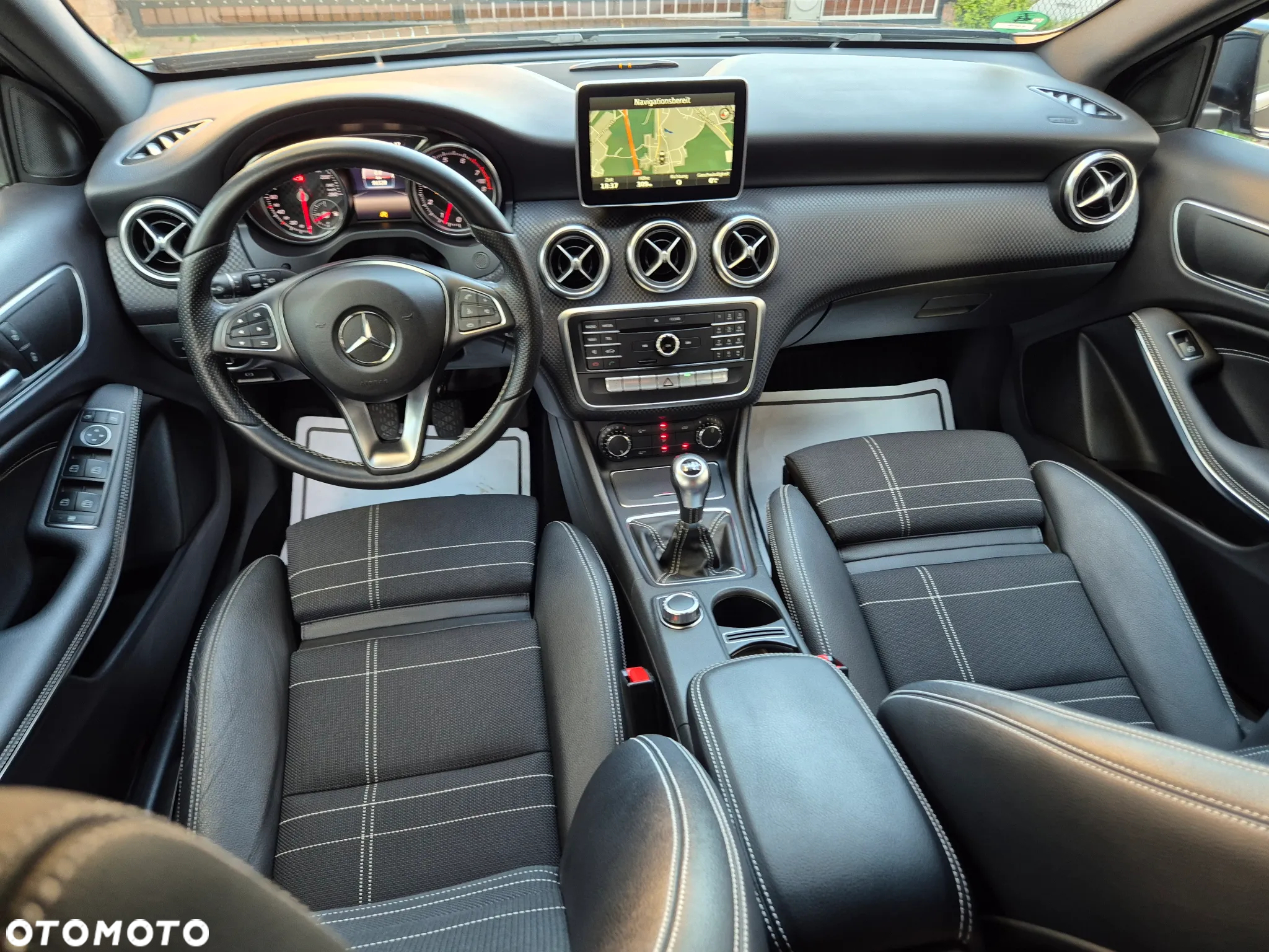 Mercedes-Benz Klasa A 180 (BlueEFFICIENCY) Urban - 6