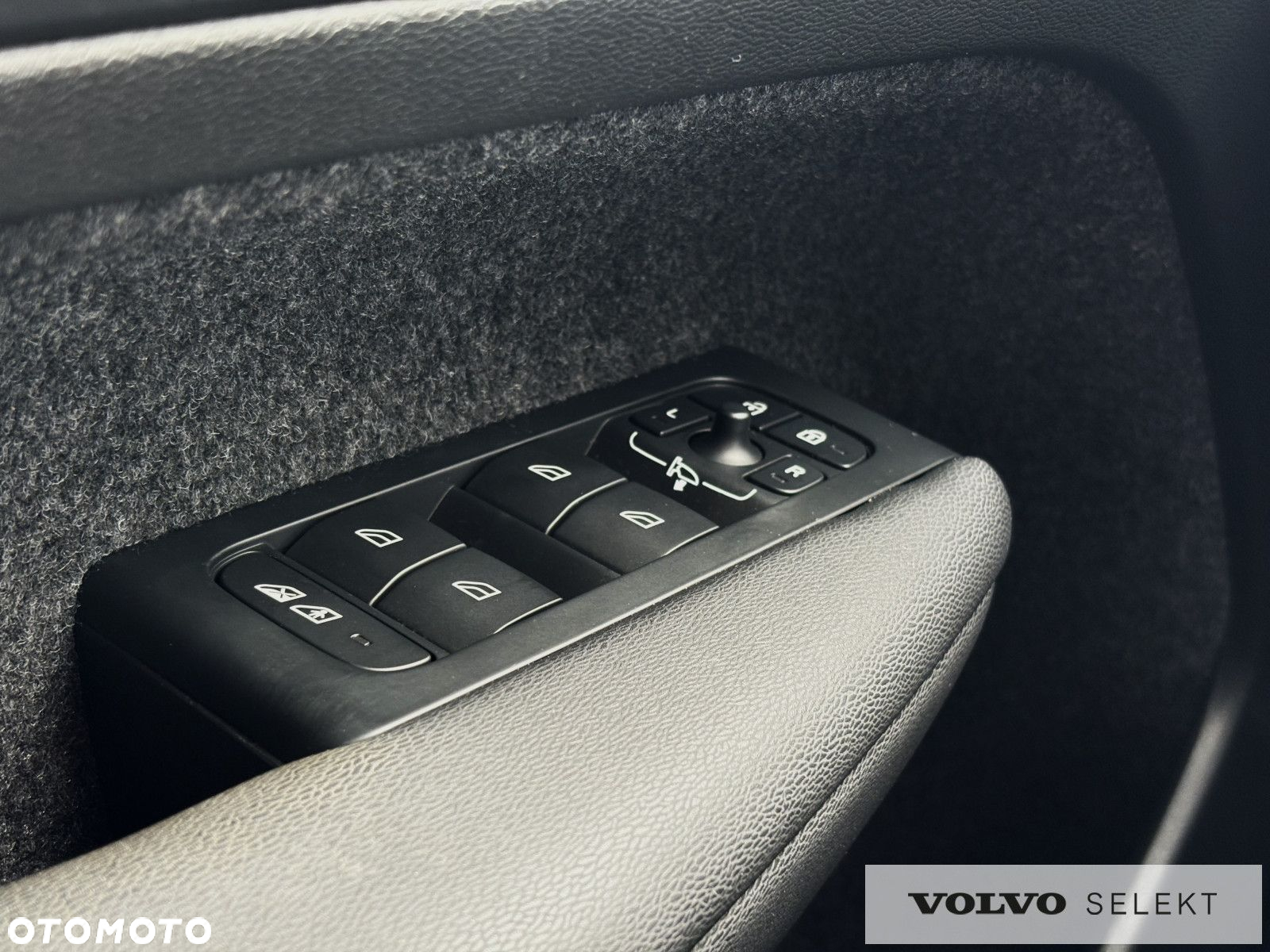 Volvo XC 40 - 25