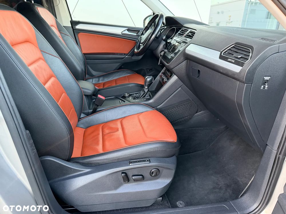 Volkswagen Tiguan 2.0 TDI SCR 4MOTION BlueMotion Technology DSG Lounge Sport & Style - 32