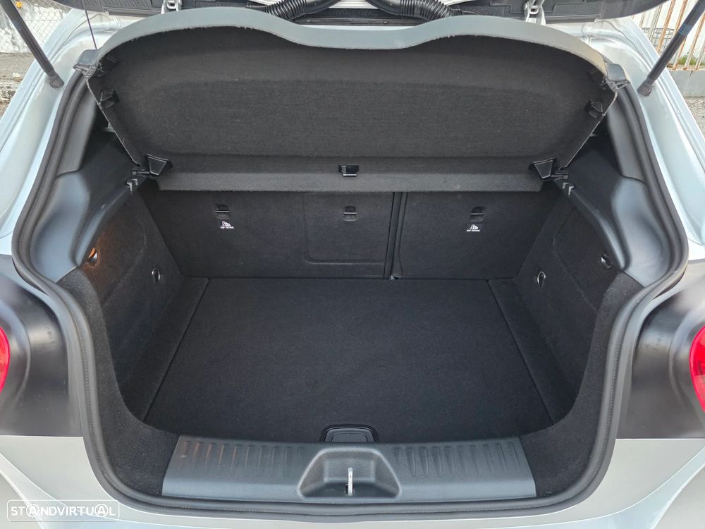 Mercedes-Benz A 180 AMG Line - 8