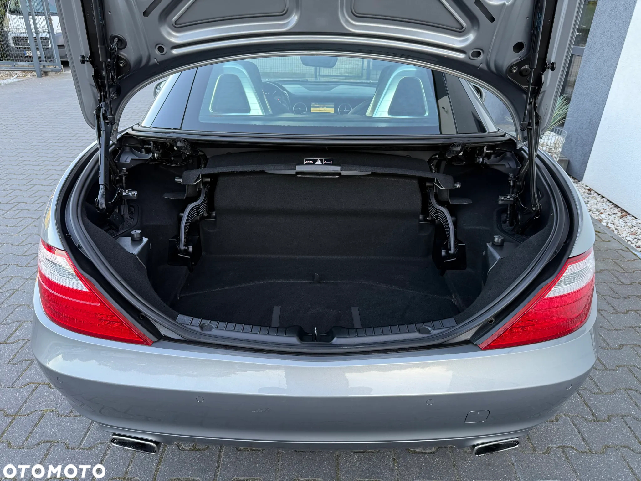 Mercedes-Benz SLK 250 (BlueEFFICIENCY) 7G-TRONIC - 26