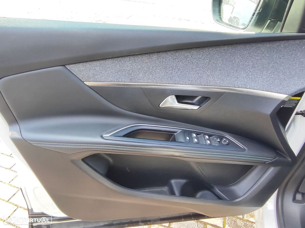 Peugeot 3008 1.5 BlueHDi Allure Pack EAT8 - 13