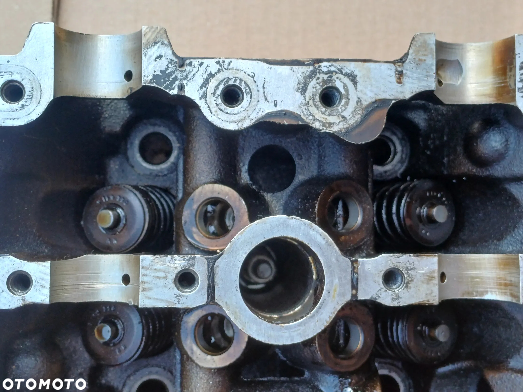 Głowica 06F103373 2.0 TFSI AXX wałki - 13