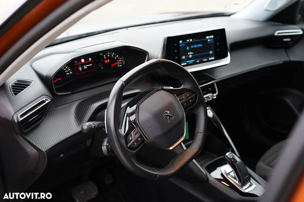 Peugeot 2008 PureTech 130 EAT8 GT Pack - 13