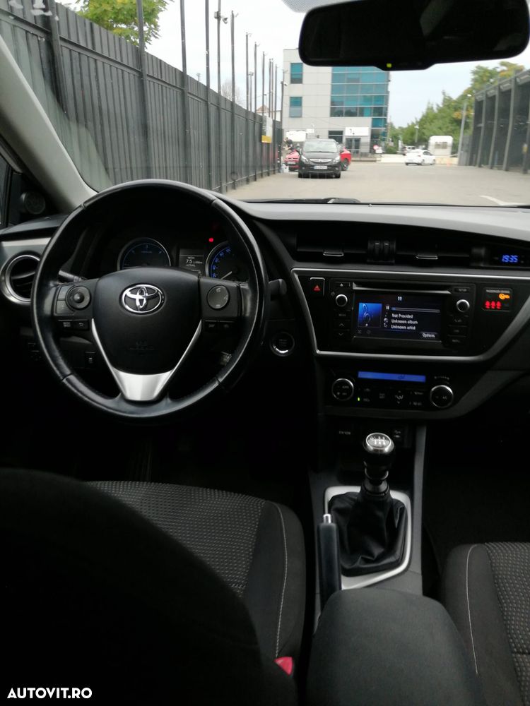 Toyota Auris 2.0 L D-4D Stop&Start Luna - 4