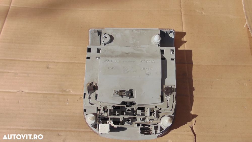 Plafoniera Toyota Auris an 2006-2012 cod 81260-02100B0 - 2