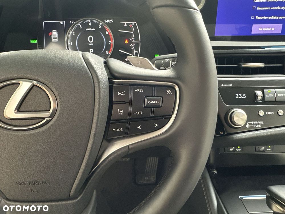 Lexus ES 300h Business Edition - 17