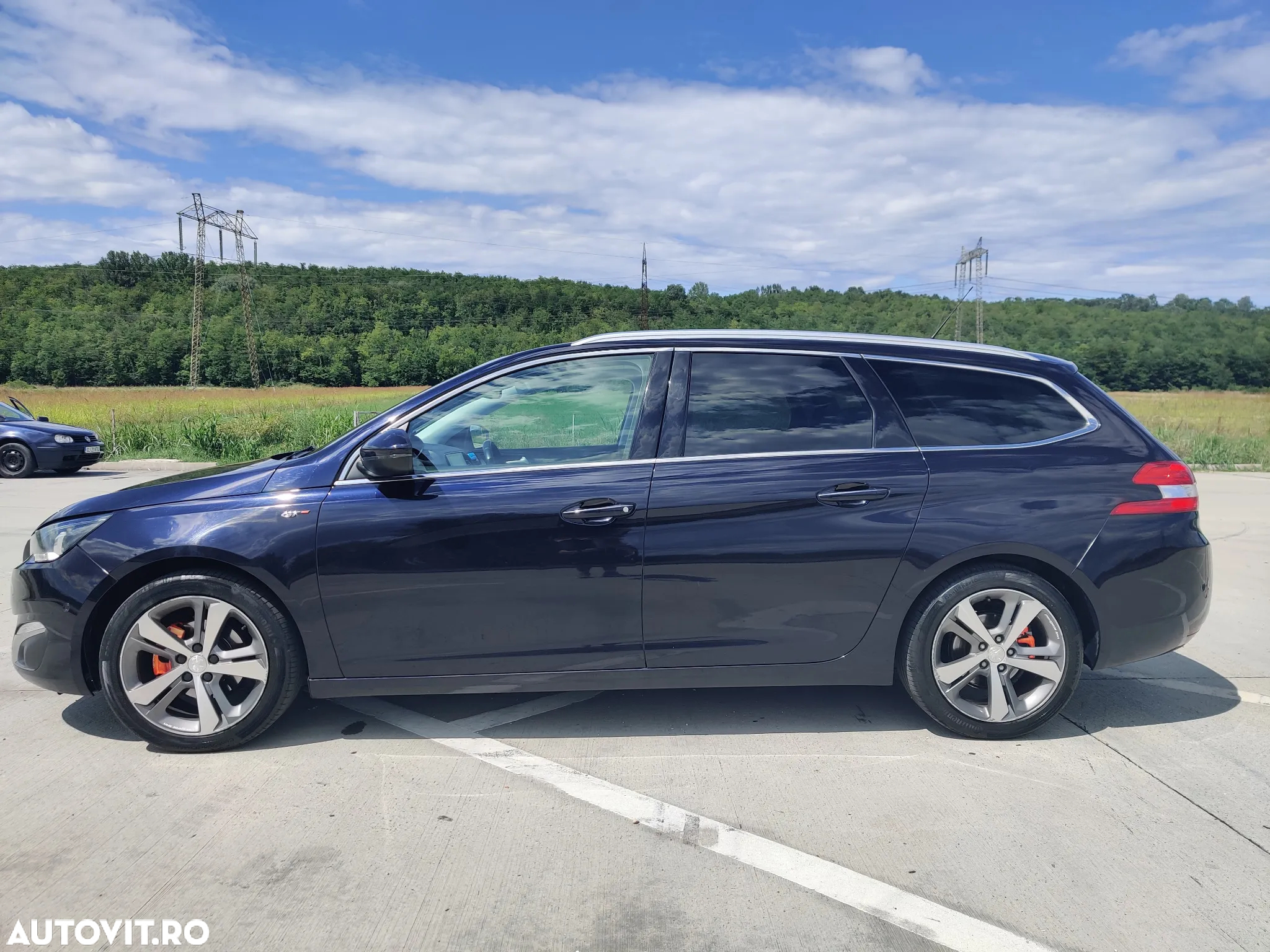 Peugeot 308 SW 1.2 L PureTech Turbo Allure - 4