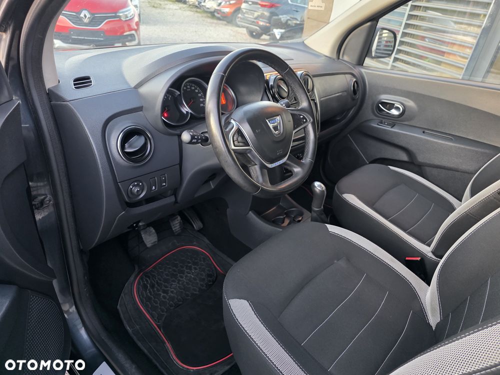 Dacia Lodgy SCe 100 Stepway - 12