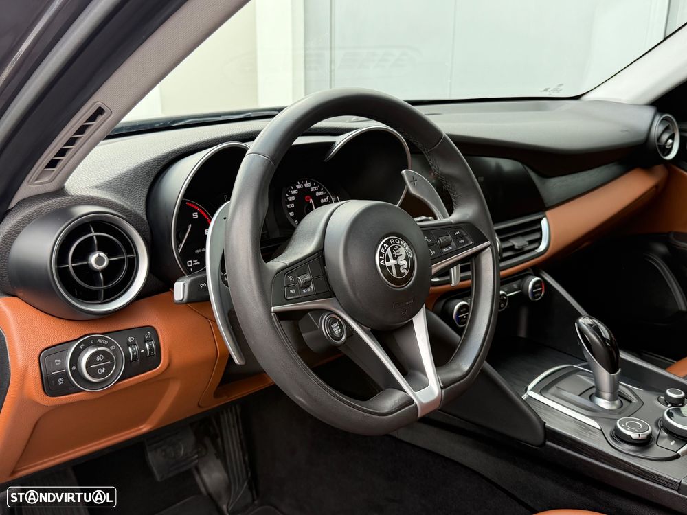 Alfa Romeo Giulia - 18