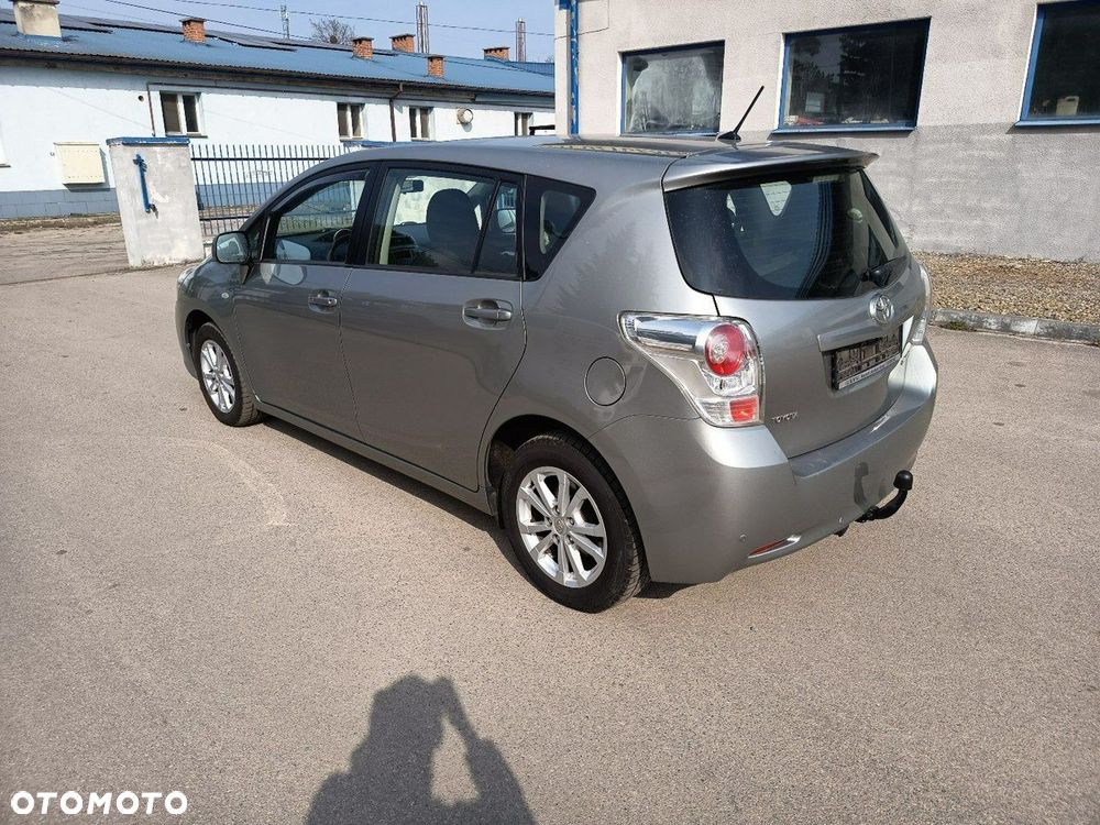 Toyota Verso - 3