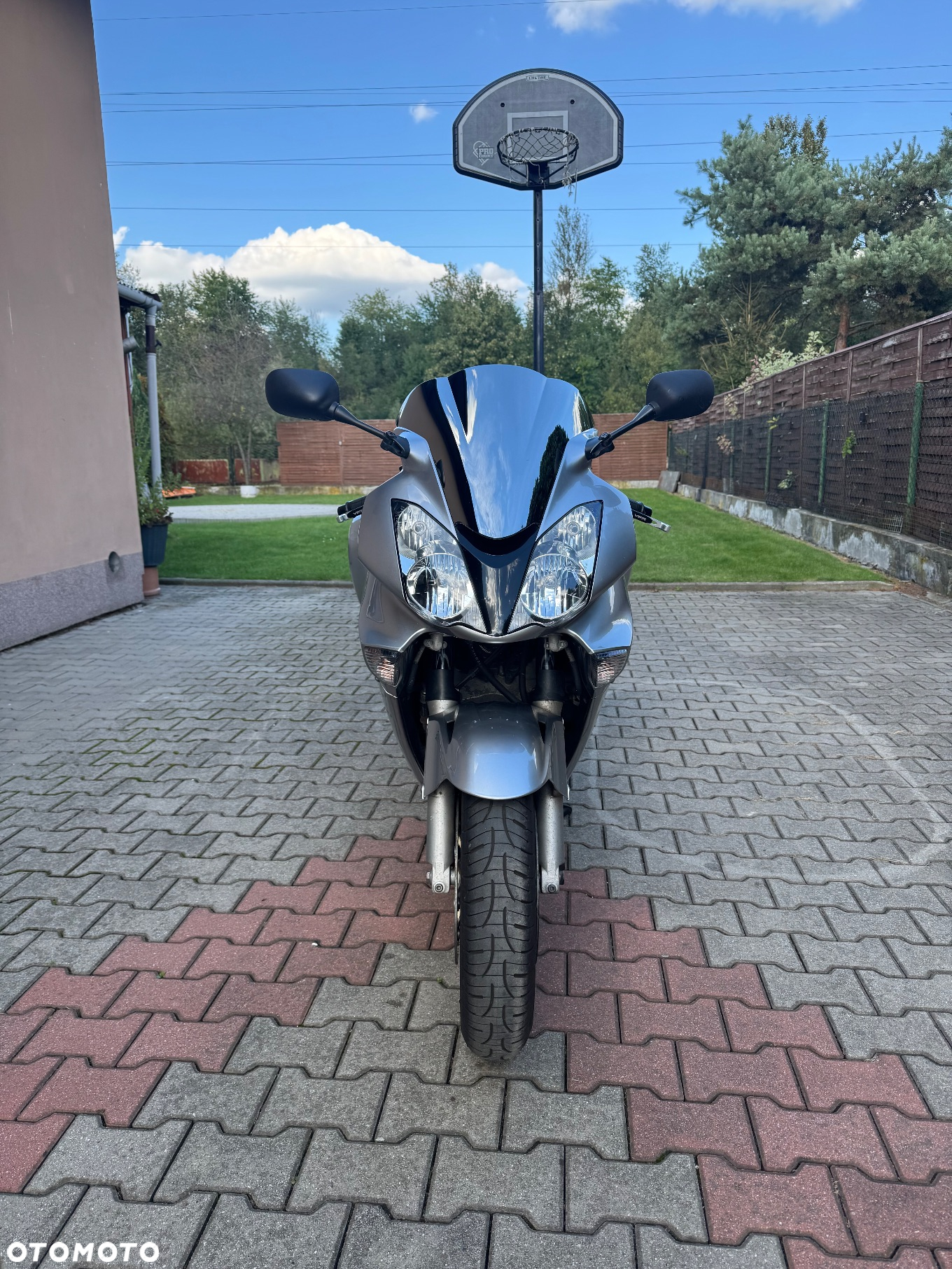 Honda VFR - 4