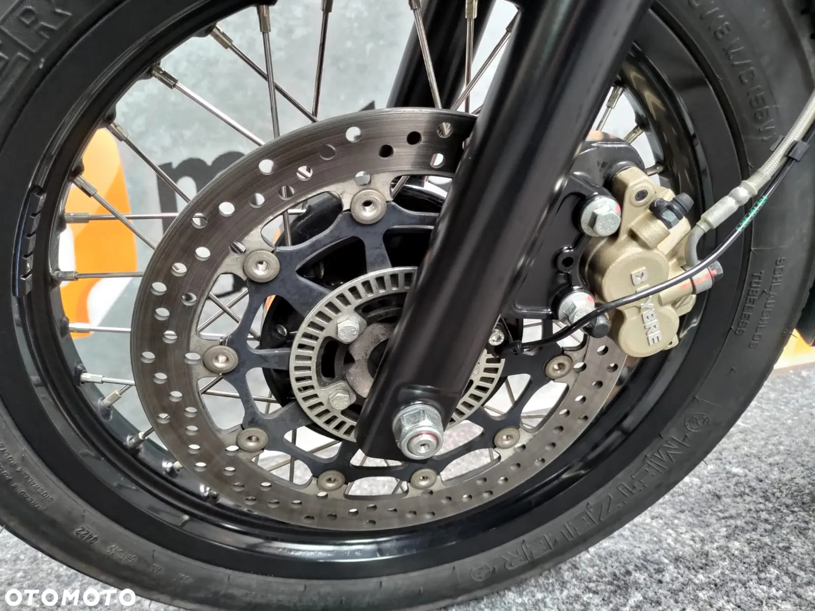 Royal Enfield Continental - 27