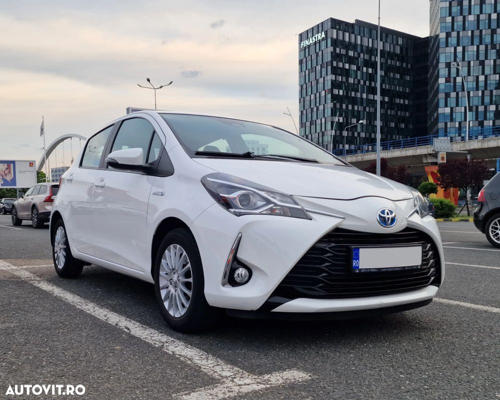 Toyota Yaris 1.5 VVT-i HSD Dynamic - 1