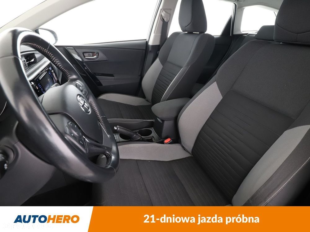 Toyota Auris - 11