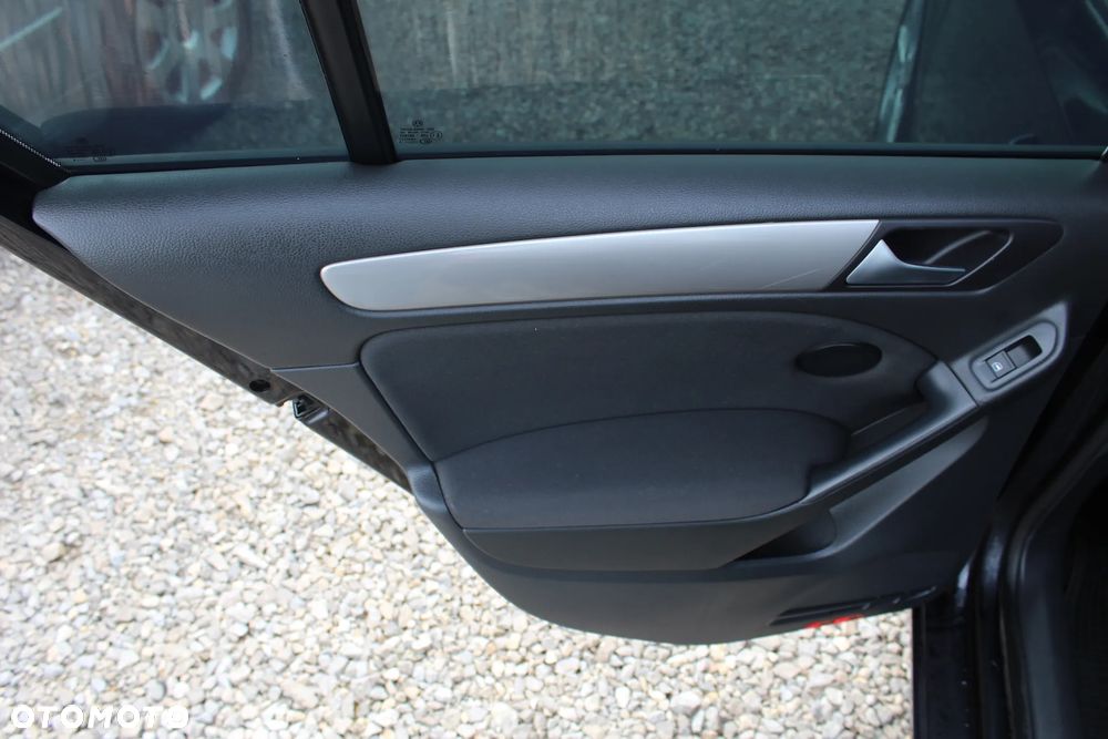 Volkswagen Golf - 16