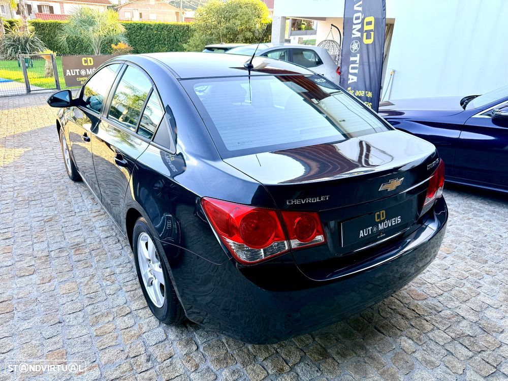 Chevrolet Cruze 1.6 LS - 24