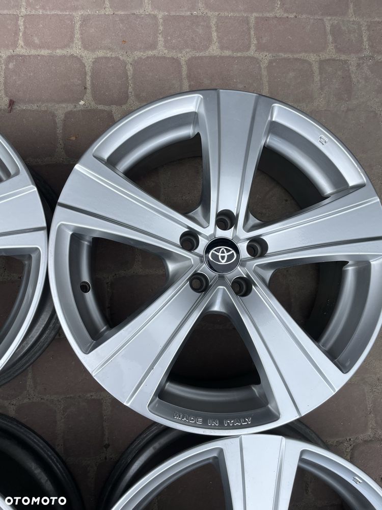 FELGI ALUMINIOWE Toyota 8" x 19" x 5x114,3 x 67,1 x ET 35 - 3