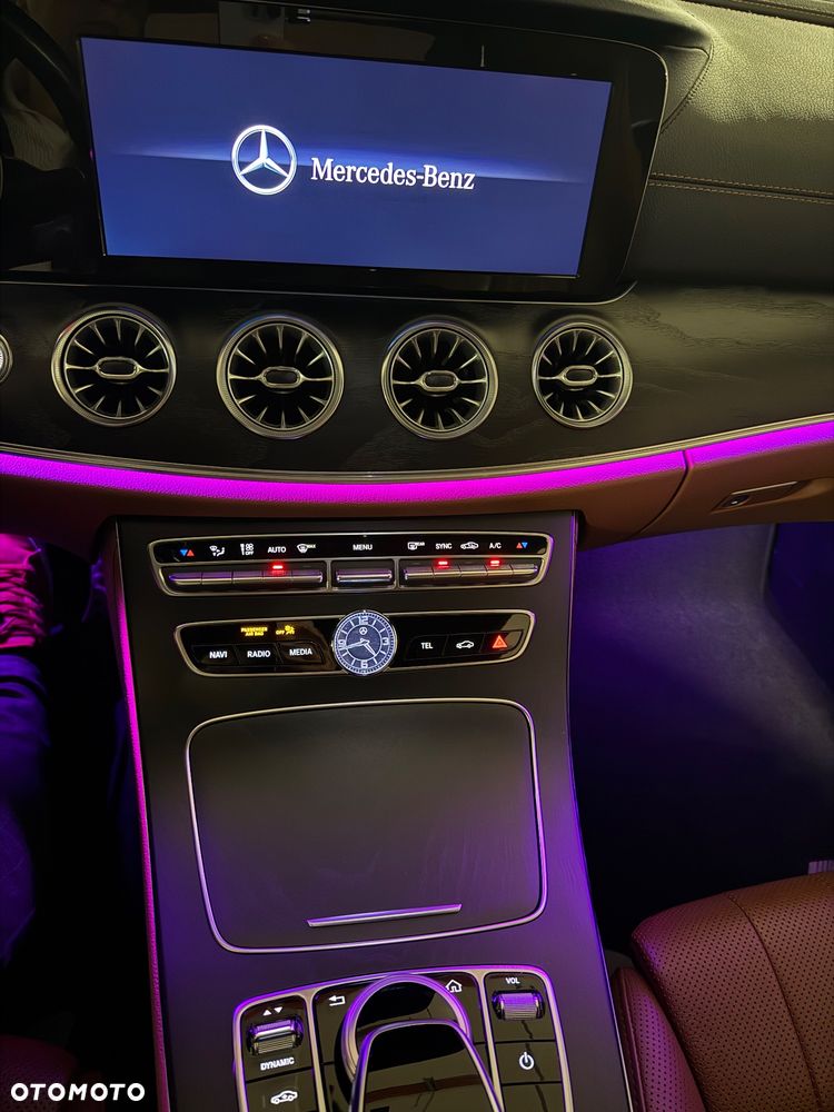 Mercedes-Benz Klasa E 220 d 4-Matic 9G-TRONIC - 12