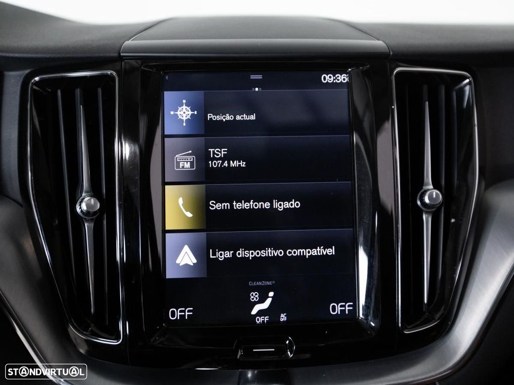 Volvo XC 60 2.0 T8 PHEV Momentum Plus AWD - 28