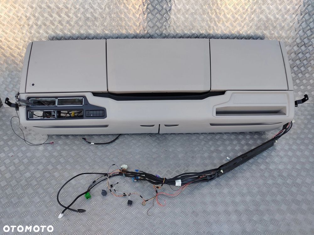 PÓŁKA KOKPIT GÓRNY SCANIA NTG - 5