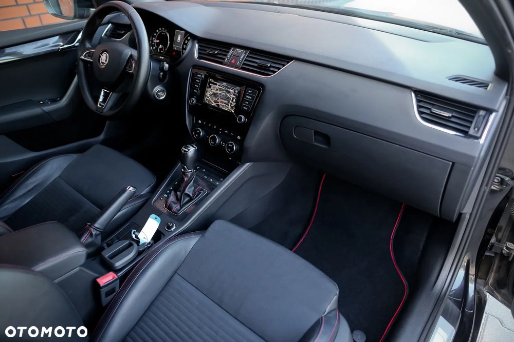 Skoda Octavia 2.0 TDI DSG RS - 21