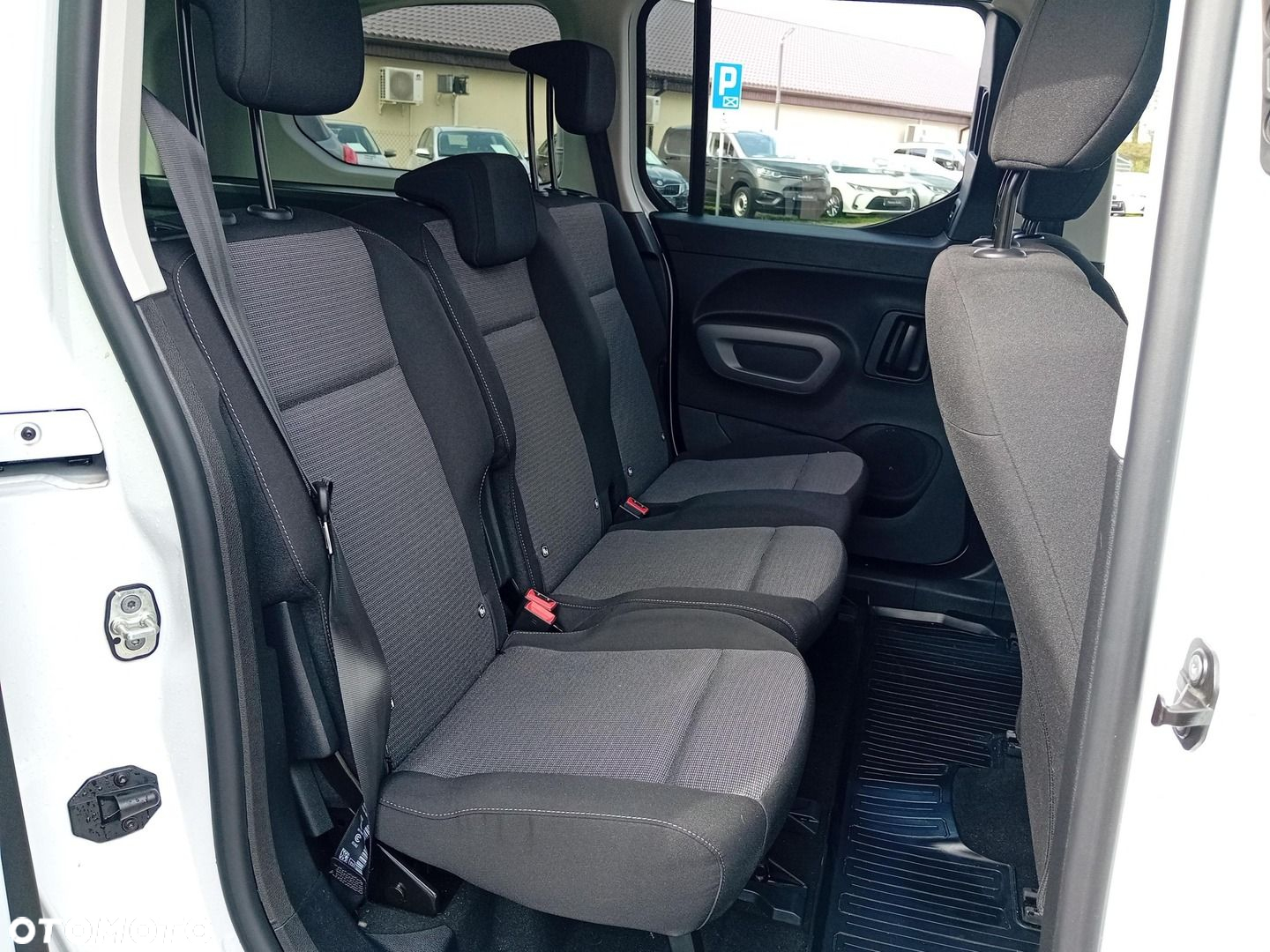 Toyota Proace City Verso Long 1.5 D-4D Business - 12