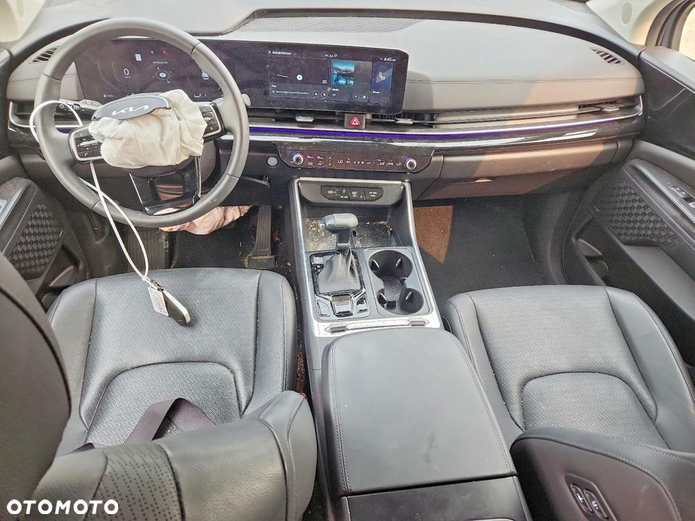Kia Carnival - 7