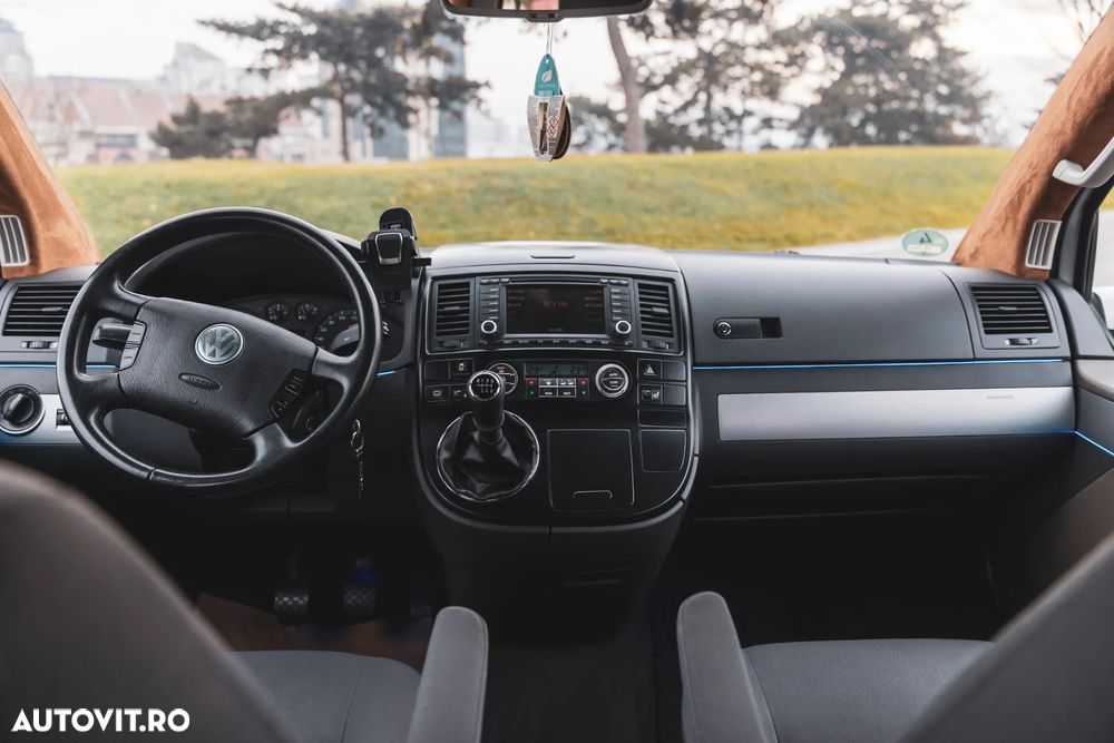 Volkswagen Multivan - 20