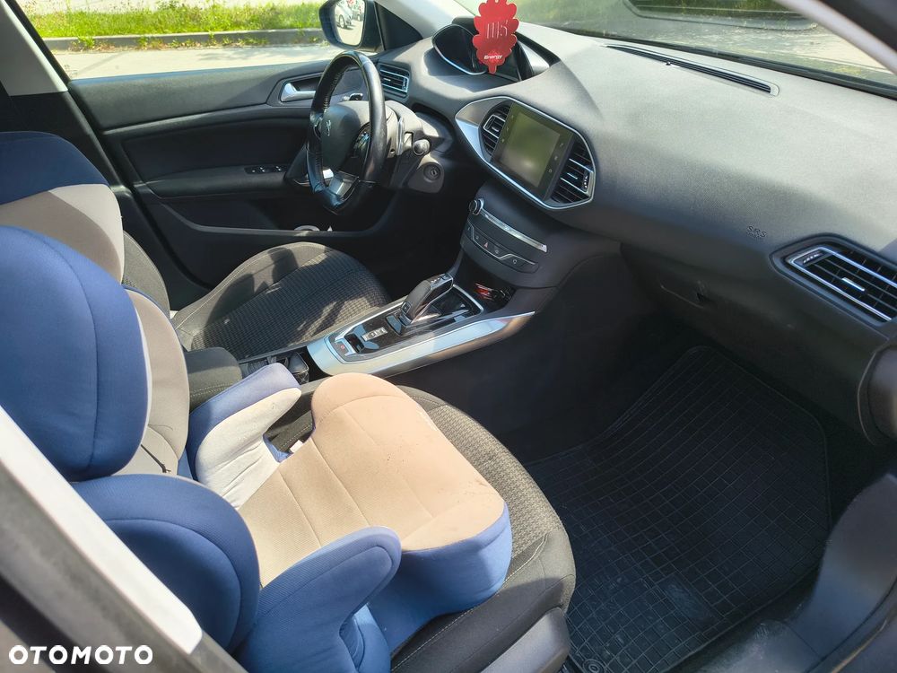 Peugeot 308 - 8