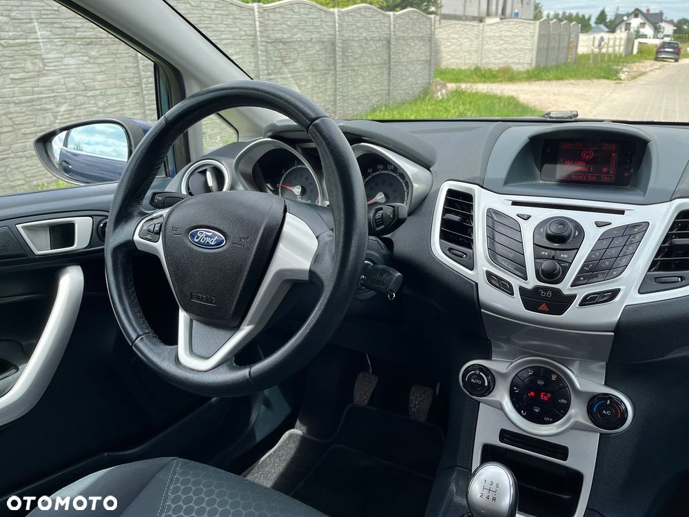 Ford Fiesta 1.4 Titanium - 24