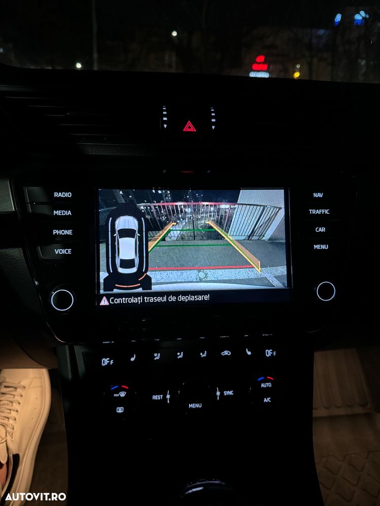 Skoda Superb 1.6 TDI DSG Ambition - 35