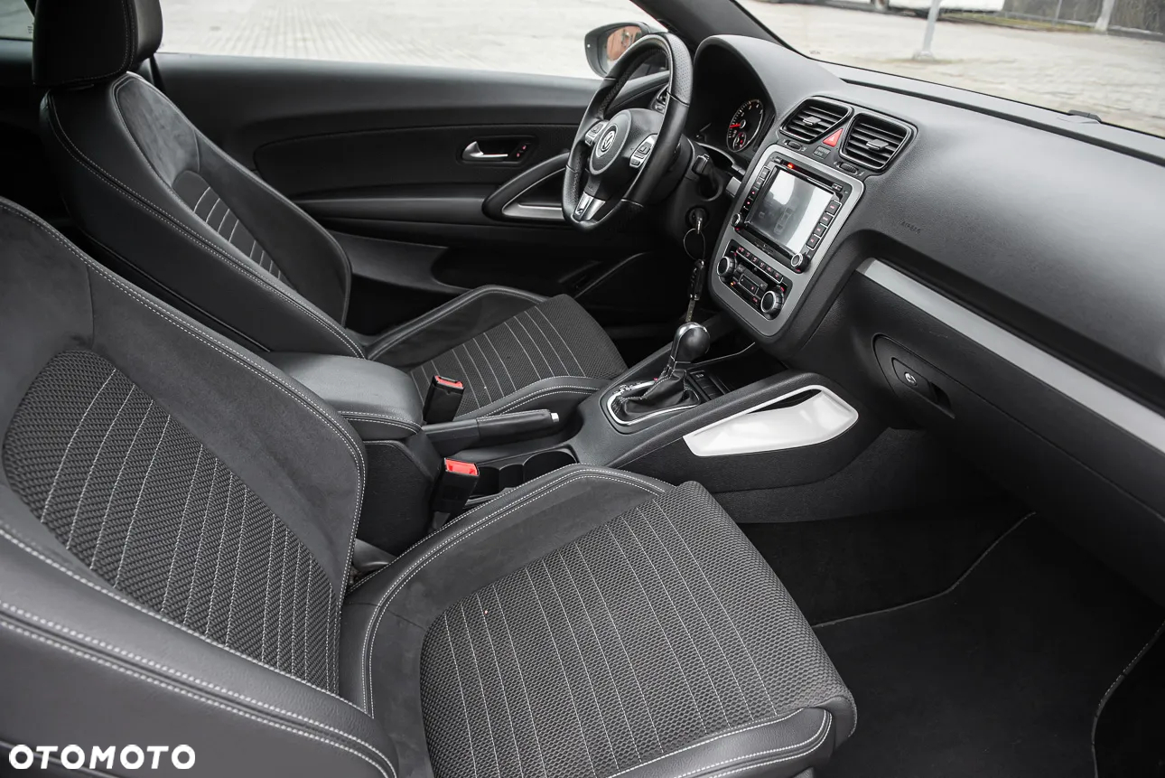 Volkswagen Scirocco 1.4 TSI R-Style DSG - 25