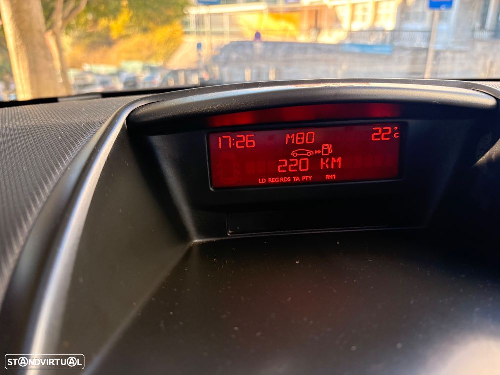 Peugeot 207 1.4 HDi Urban - 14
