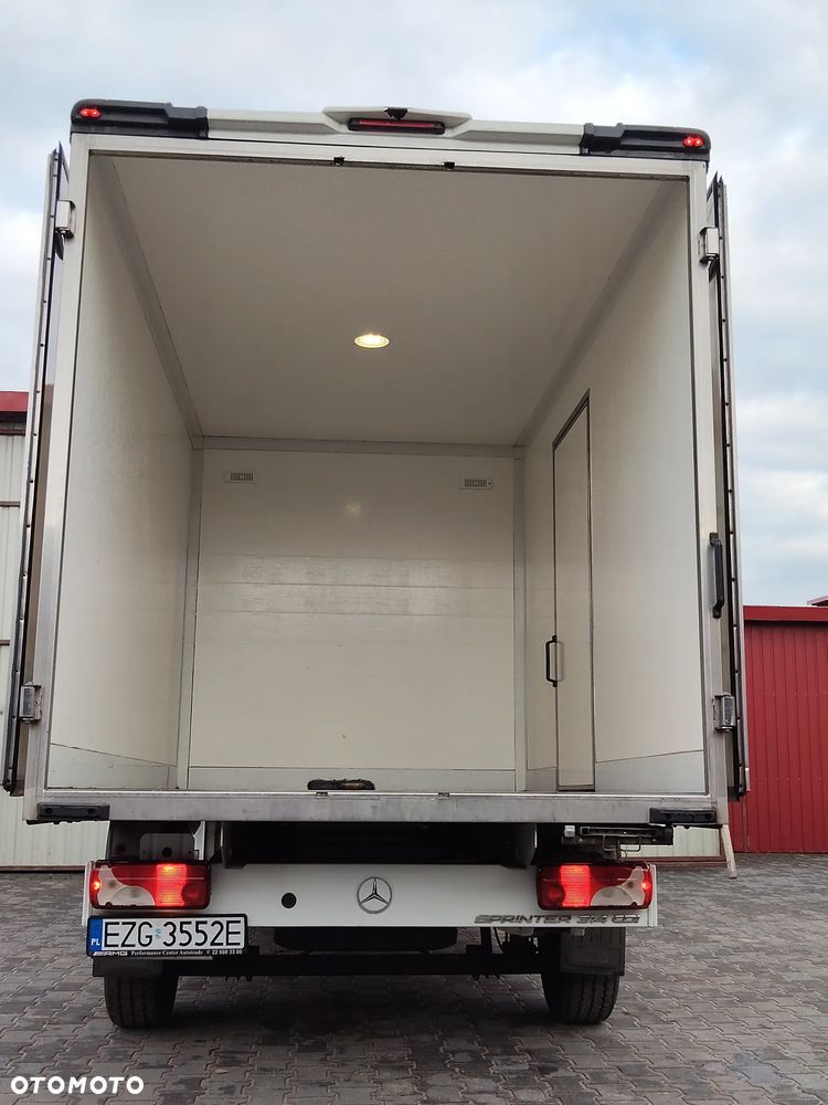 Mercedes-Benz Sprinter - 22
