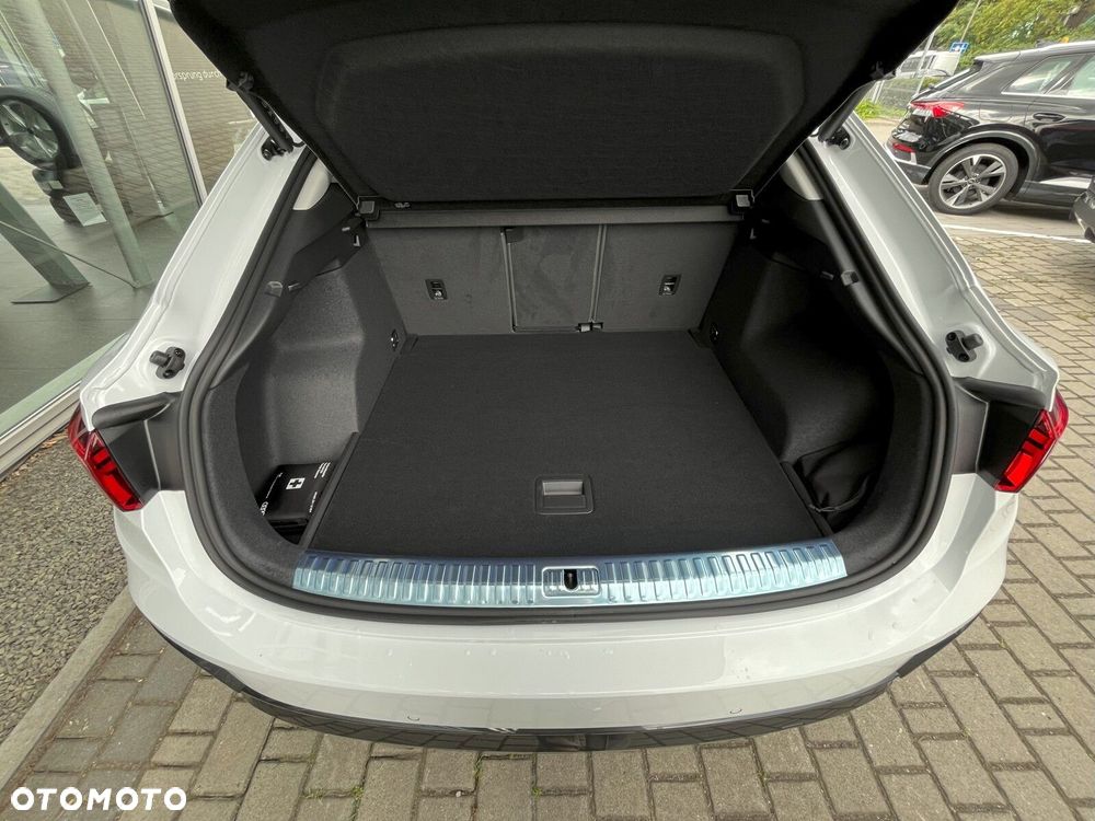 Audi Q3 Sportback - 15