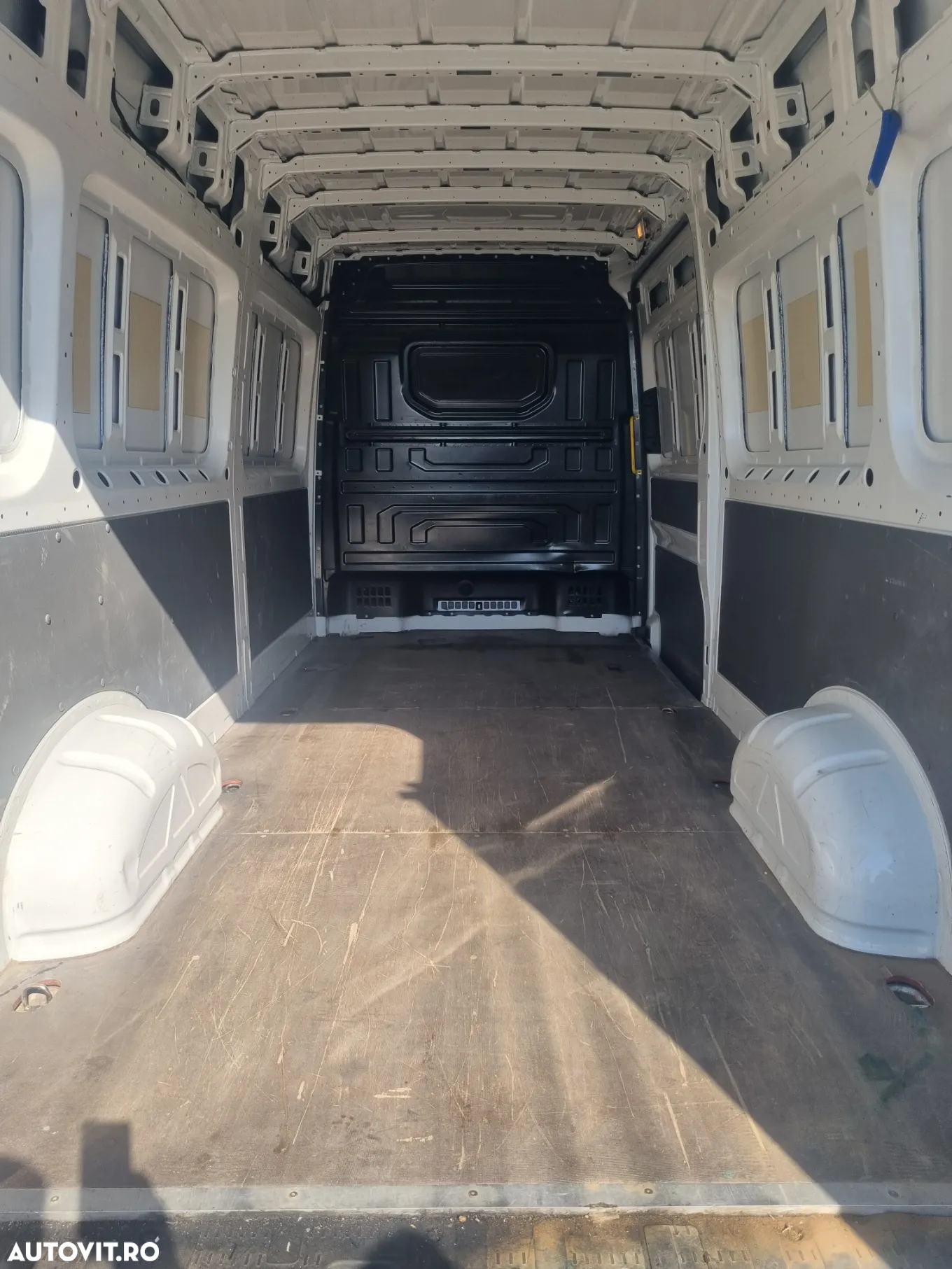 Volkswagen Crafter - 8