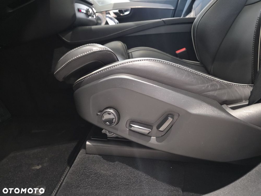 Volvo XC 90 - 29
