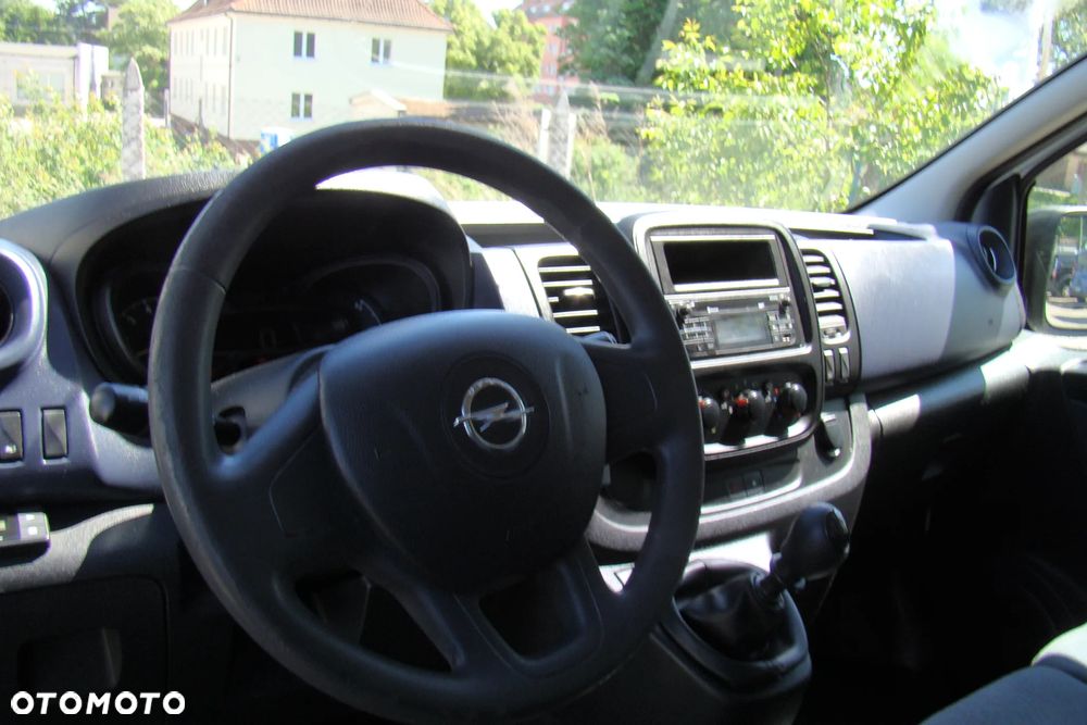 Opel Vivaro - 8